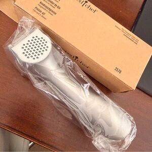 Pampered Chef Garlic Press NEW